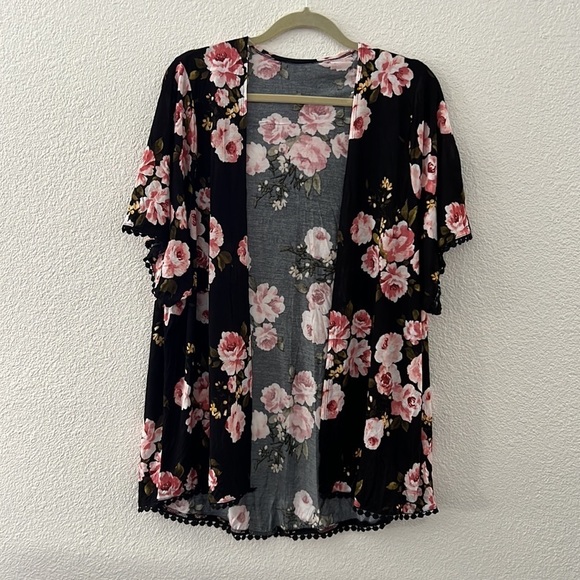Black & Pink Floral Print Cover Up - Picture 4 of 10